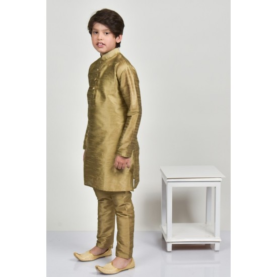 Stunning Kurta Pajama Suit for Mens