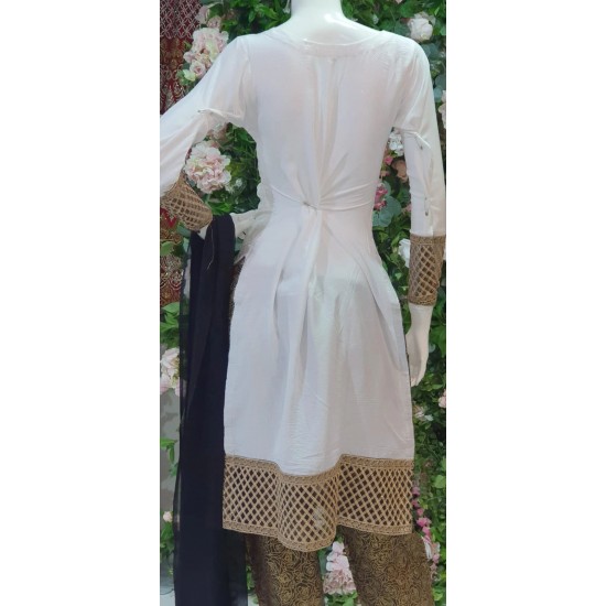 WHITE LINEN & GEORGETTE READYMADE PAKISTANI SALWAR SUIT