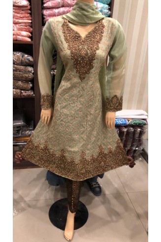 STUNNING CHIC STYLE CHIFFON EMBROIDERED PAKISTANI STYLE READYMADE SUIT