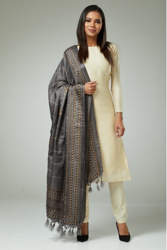 SWEET CORN BEIGE PLAIN SALWAR KAMEEZ WITH CONTRAST DUPATTA 